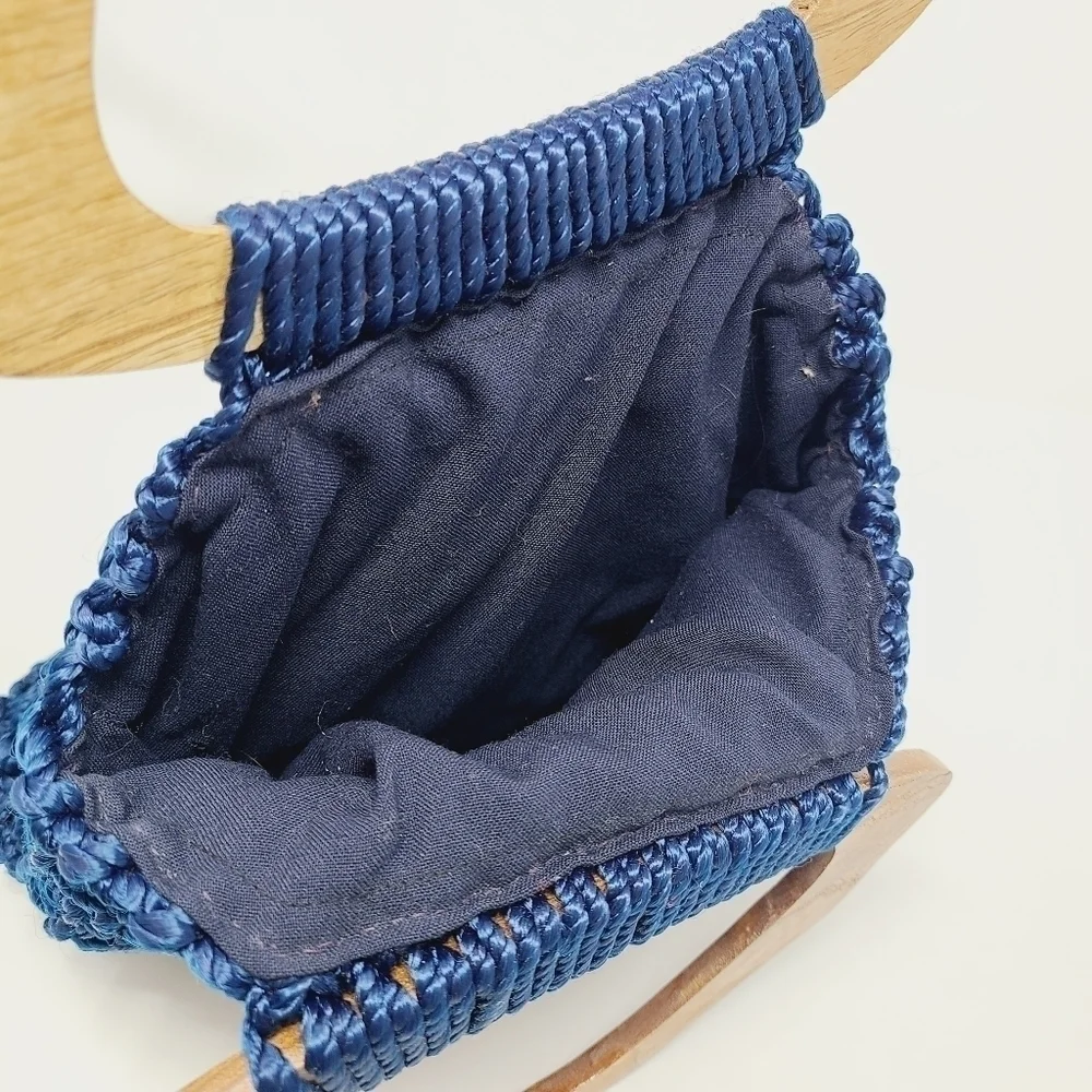 Unbranded | Blue Weaved Bag w/ Wooden Handles (One Size)